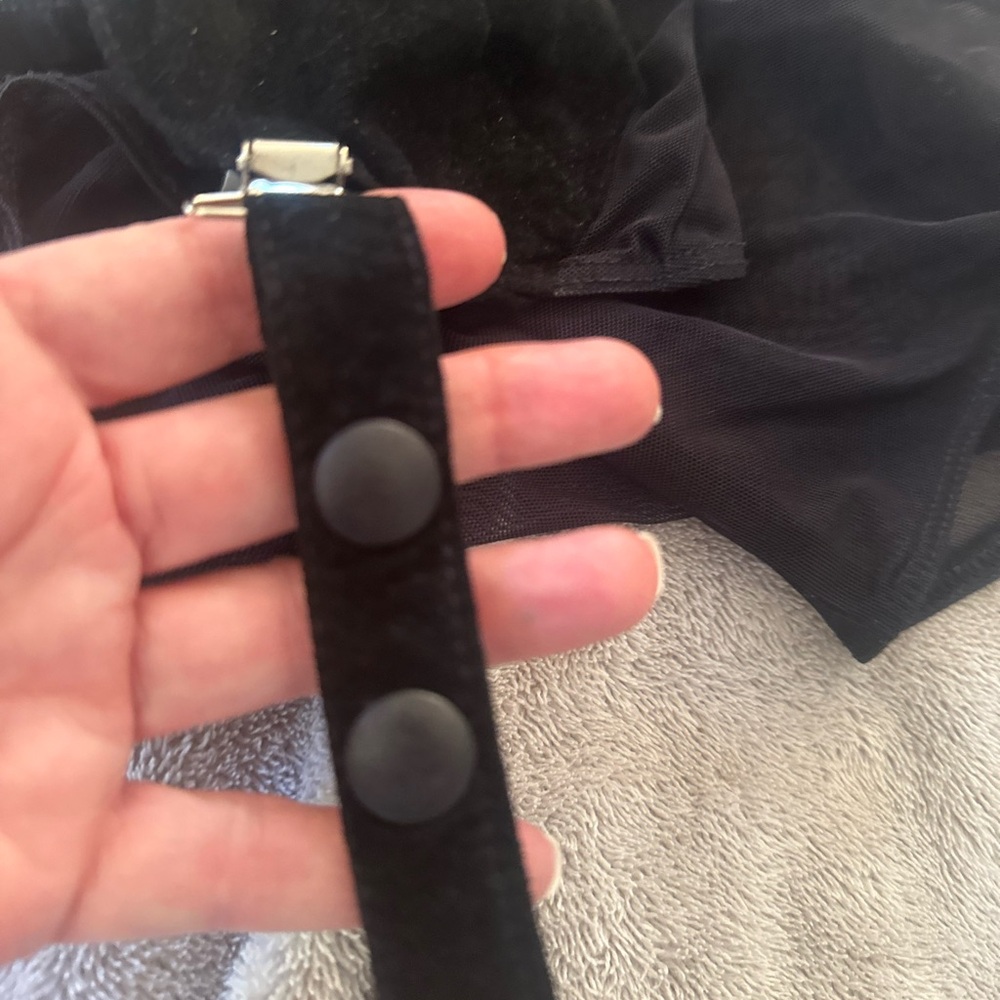 Sexy teddy. soft thin suede bust & clip on straps 1980’s vintage. - Picture 7 of 9